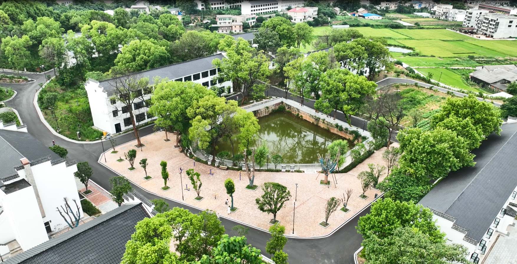 俯瞰華遠(yuǎn)康養(yǎng)中心，優(yōu)美的環(huán)境